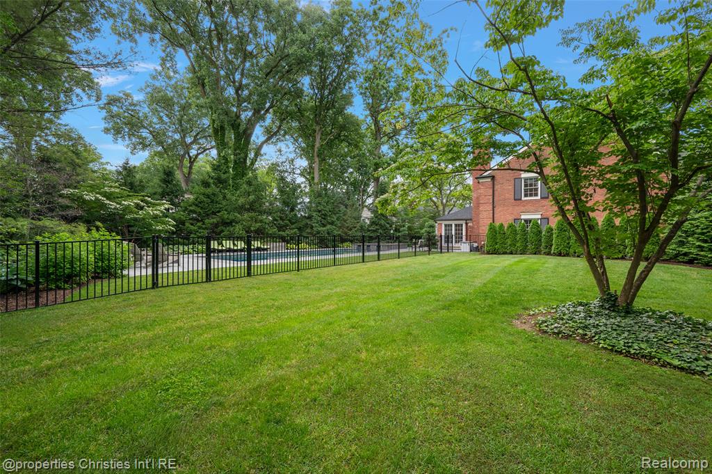 950 E Glengarry Circle, Bloomfield Hills, MI 48301 — Photo 60