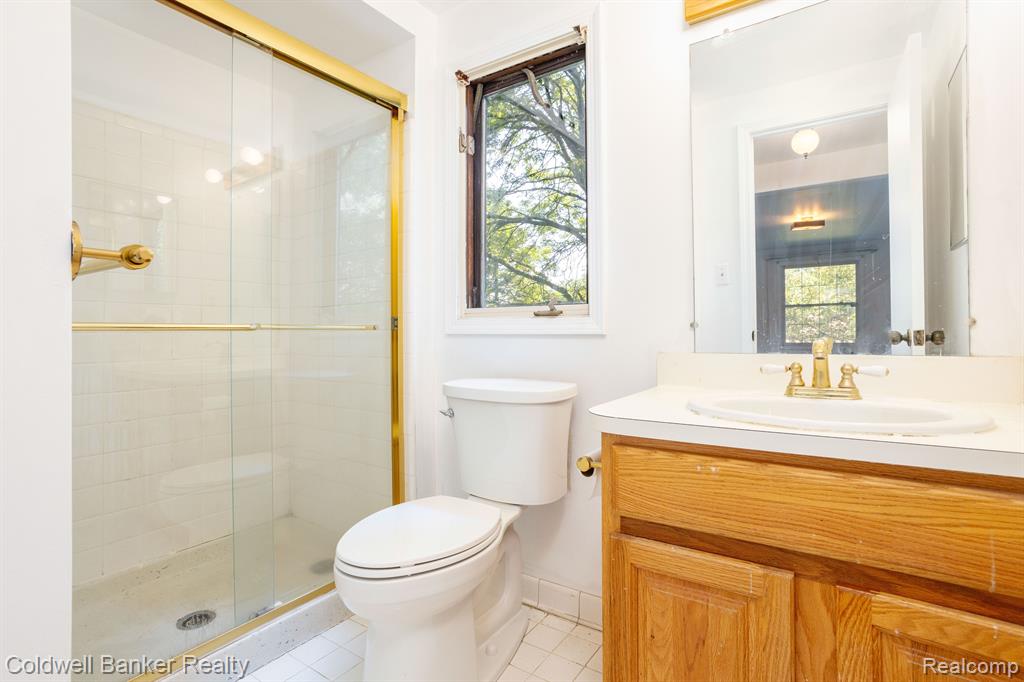 5310 HERTFORD Drive, Troy, MI 48085 — Photo 22