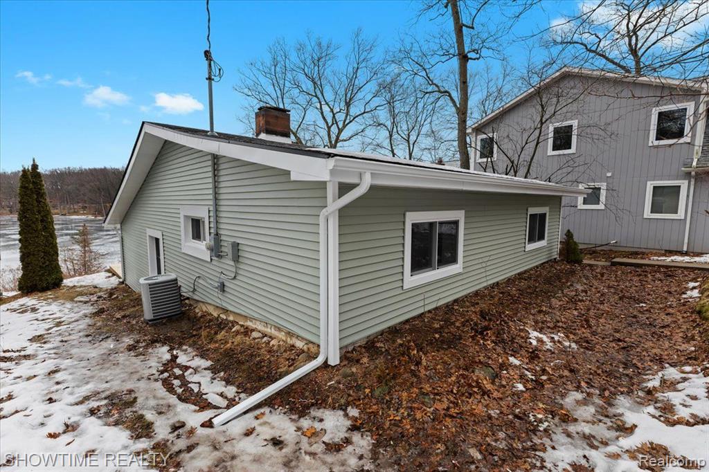 6739 BIG TRAIL Road, Holly, MI 48442 — Photo 4