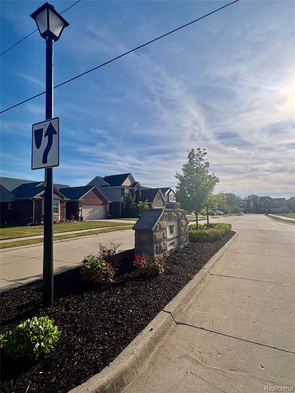 9292 Liberty Court, Livonia, MI 48150 — Photo 31