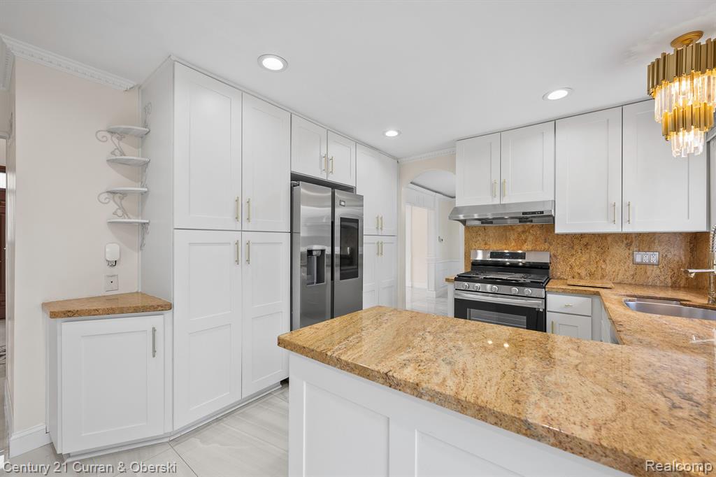 42185 BAINTREE Circle, Northville, MI 48168 — Photo 12