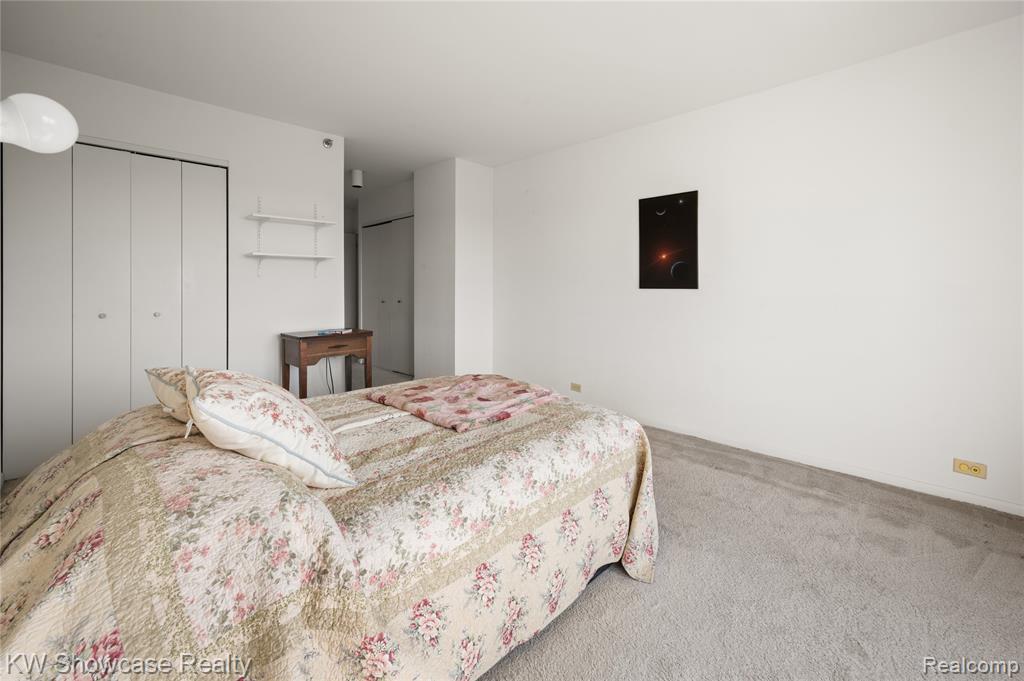 5000 Town Center Center, 703, Southfield, MI 48075 — Photo 28