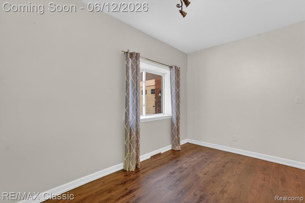 2939 Shirley Street, Milford, MI 48380 — Photo 8
