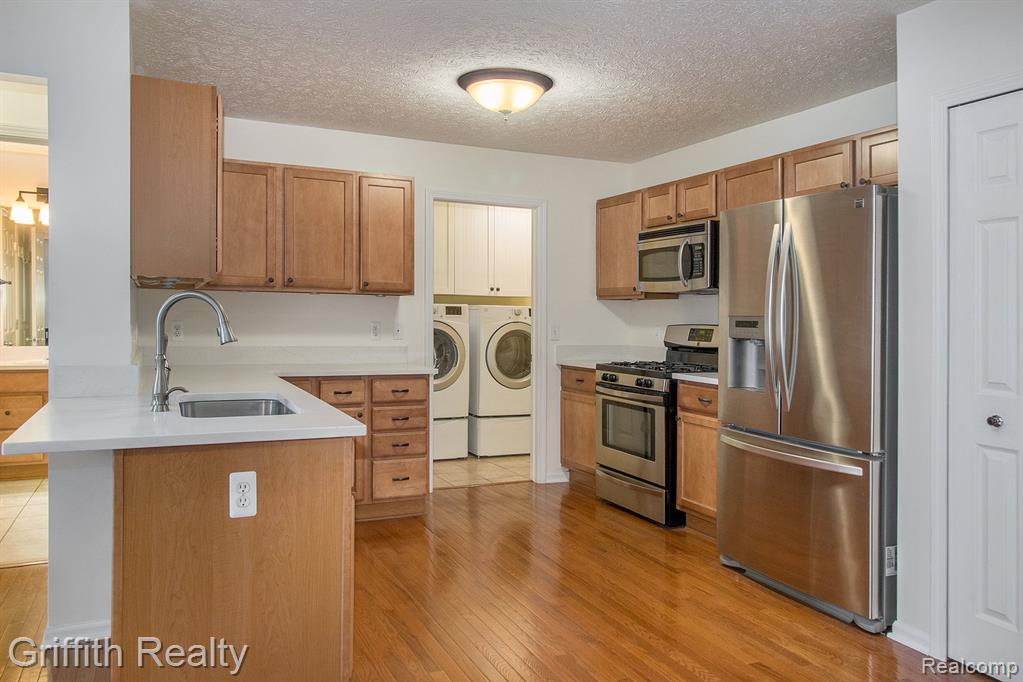 98 SEDUM, Howell, MI 48843 — Photo 11
