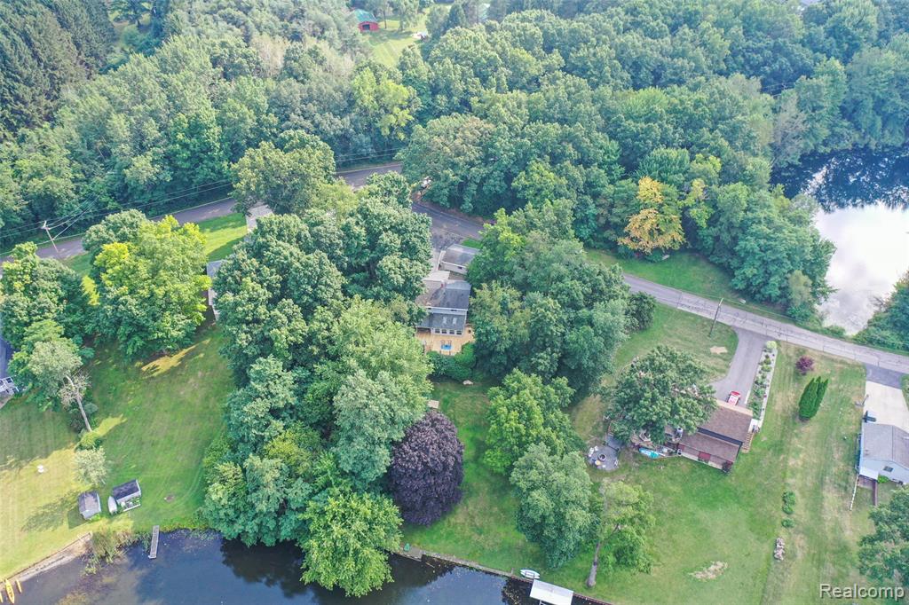 1938 Lakeview Drive, Lapeer, MI 48446 — Photo 45