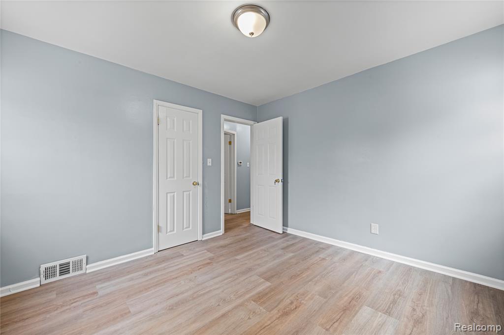 19478 Winthrop Street, Detroit, MI 48235 — Photo 12