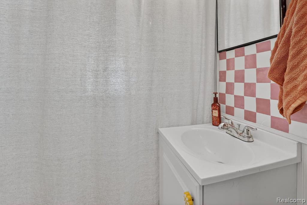 1137 E Main Street, Flushing, MI 48433 — Photo 20