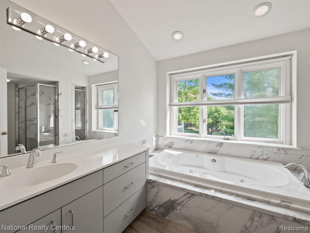 4888 WOODCLIFF HILL Road, West Bloomfield, MI 48323 — Photo 29