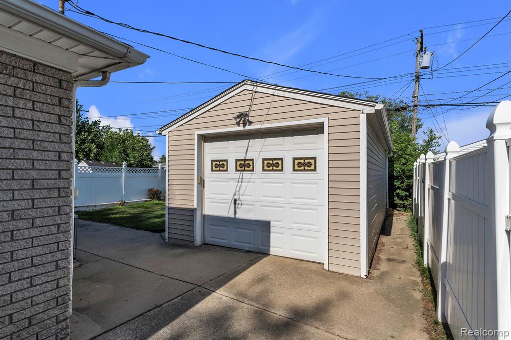 4197 Monroe Street, Dearborn Heights, MI 48125 — Photo 39