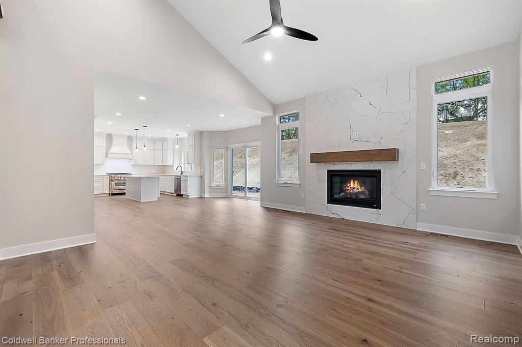 8257 STONEY CREEK Drive, South Lyon, MI 48178 — Photo 14