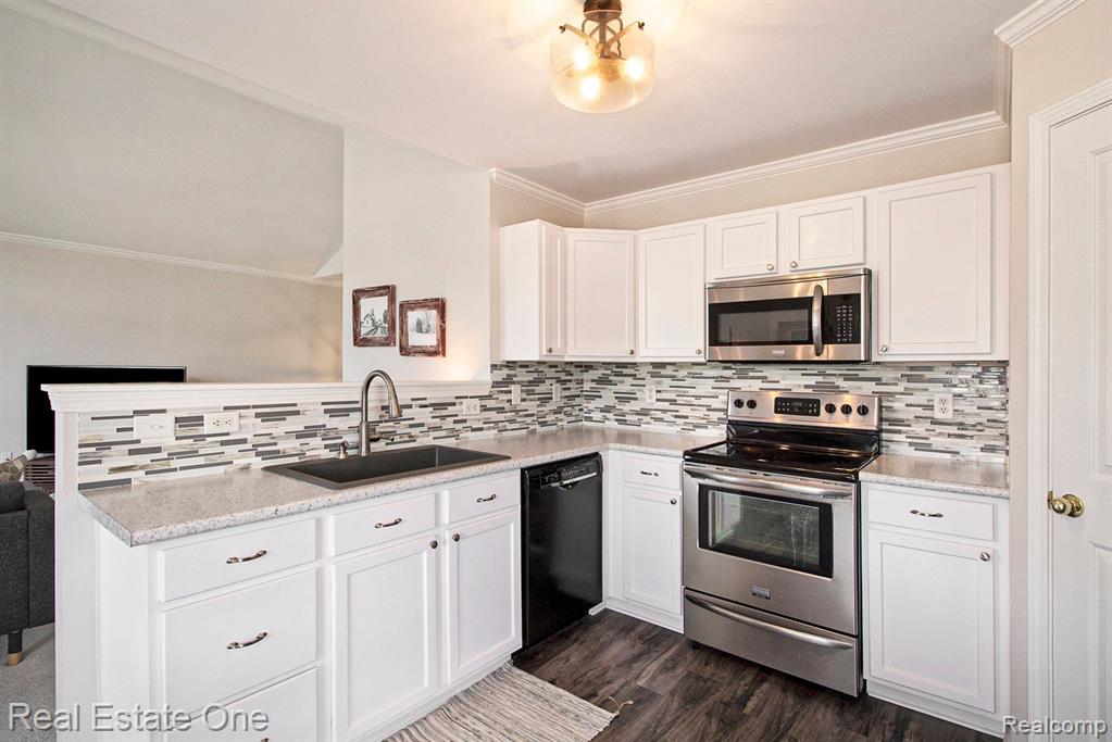 4268 HAMPTON RIDGE Boulevard, Howell, MI 48843 — Photo 10