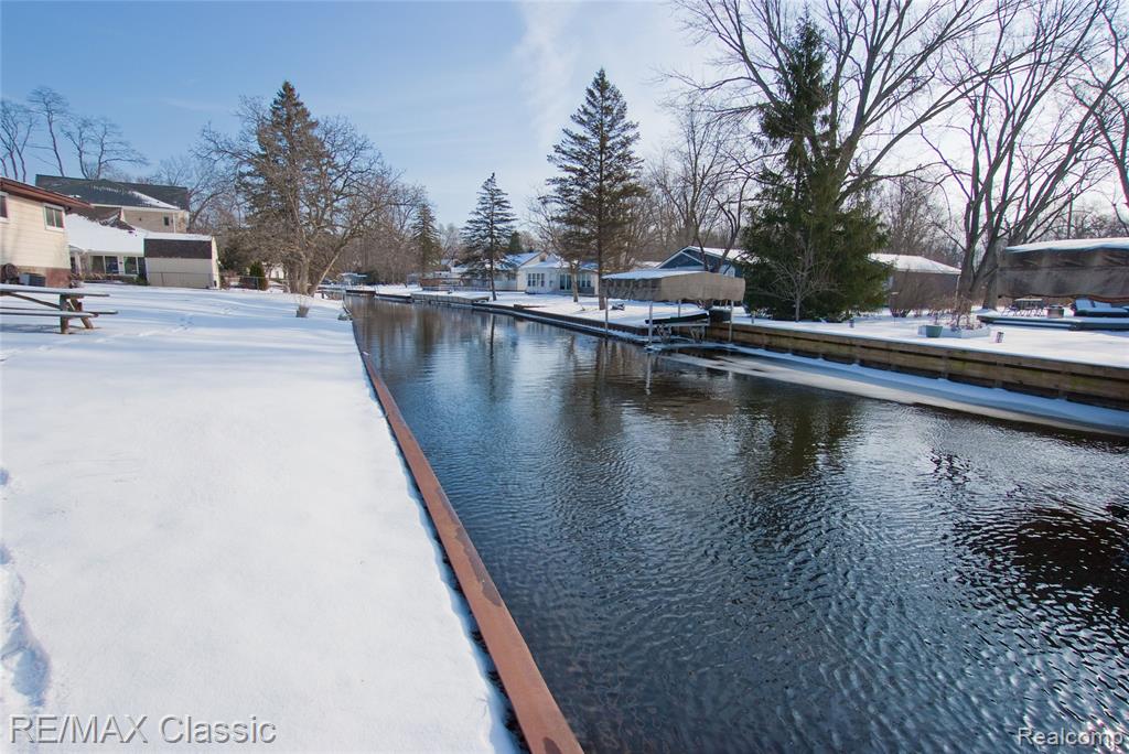627 Sherbrooke Street, Commerce Twp, MI 48382 — Photo 31