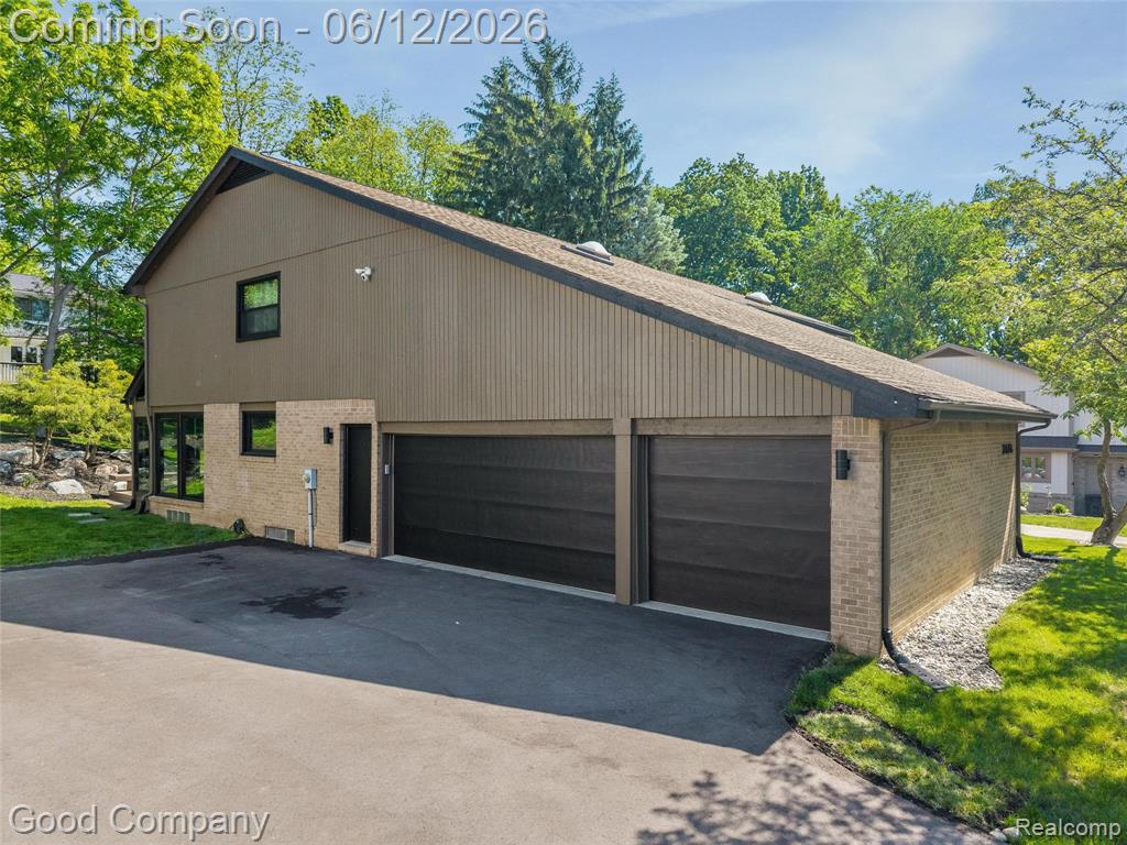 3176 Chambord Drive, West Bloomfield, MI 48323 — Photo 61