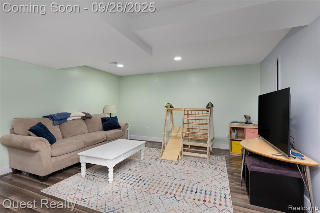 70 Fountain Park Drive, Waterford, MI 48327 — Photo 26