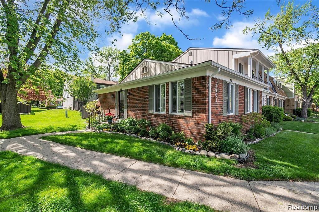 1901 WICKHAM Street, Royal Oak, MI 48073 — Photo 2