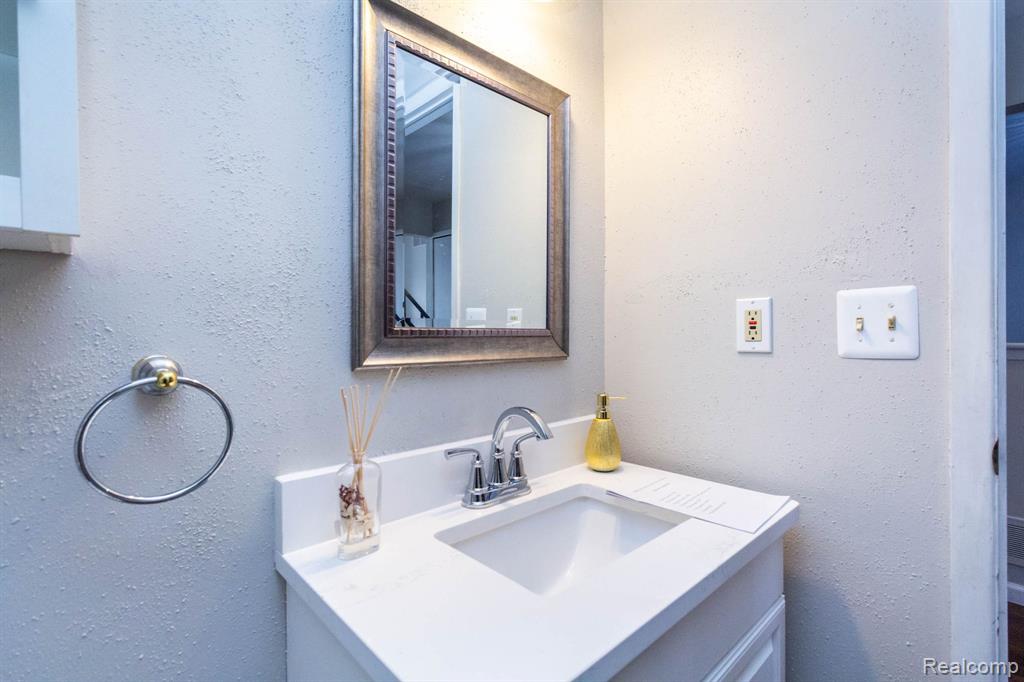 1146 Concord Court, Northville, MI 48167 — Photo 17