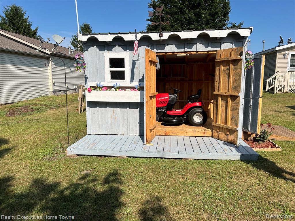 2293 DENNIS Street, Croswell, MI 48422 — Photo 10