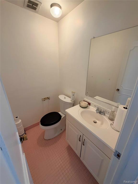 24660 Manistee Street, Oak Park, MI 48237 — Photo 3
