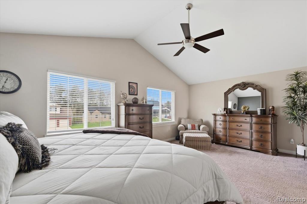8131 Peninsula Circle, Grand Blanc, MI 48439 — Photo 34