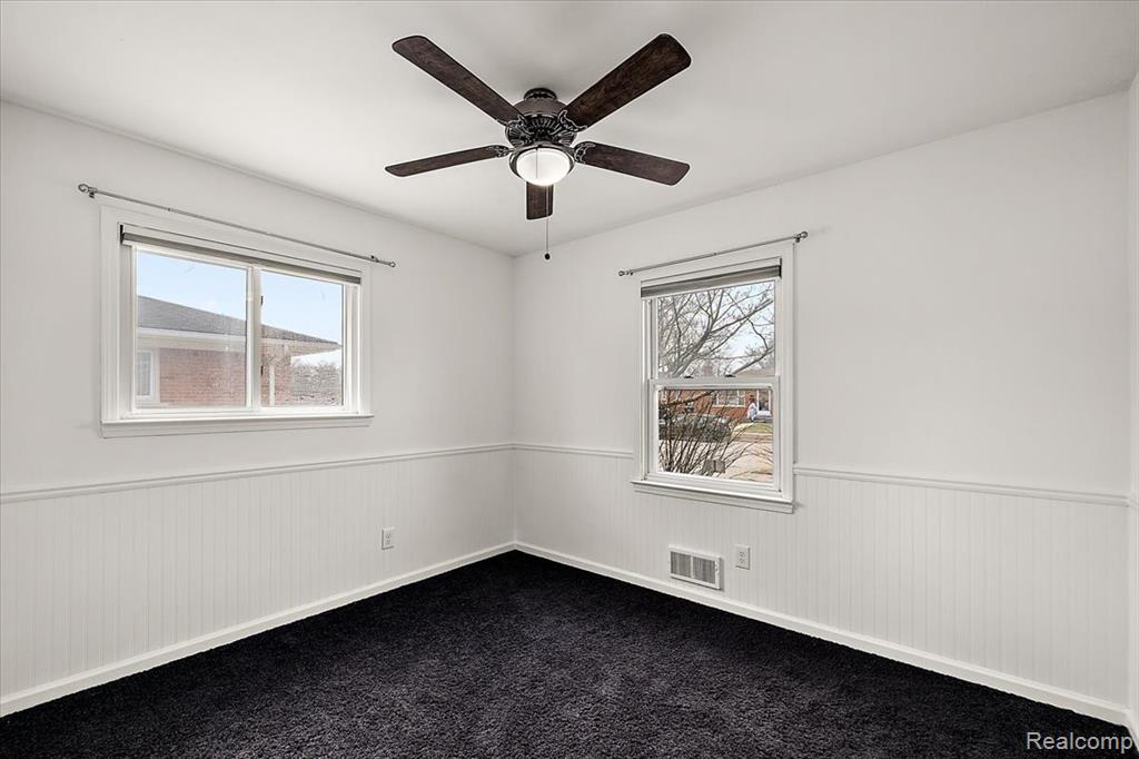 9364 Colorado Street, Livonia, MI 48150 — Photo 31