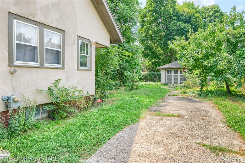 710 Pierson Street, Flint, MI 48503 — Photo 3