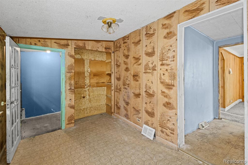 1975 Porter Road, White Lake, MI 48383 — Photo 13