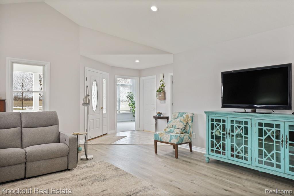 7578 Waters Edge Drive, Vassar, MI 48768 — Photo 28