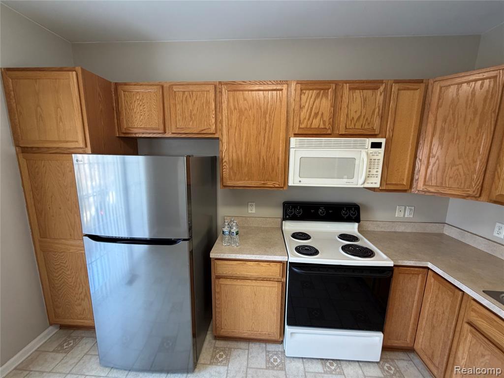 44745 ELLERY Lane, Novi, MI — Photo 6