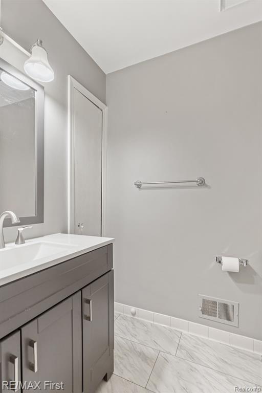 41450 AMBERCREST Drive, Sterling Heights, MI 48314 — Photo 9
