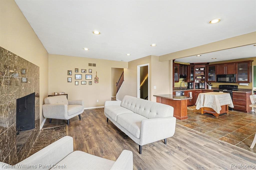 5446 Old Franklin Road, Grand Blanc, MI 48439 — Photo 2