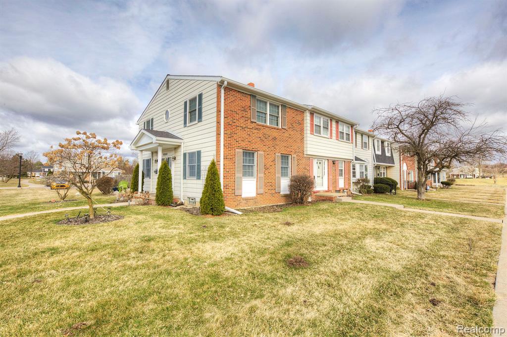 19341 ANDOVER CT, Northville, MI 48167 — Photo 3