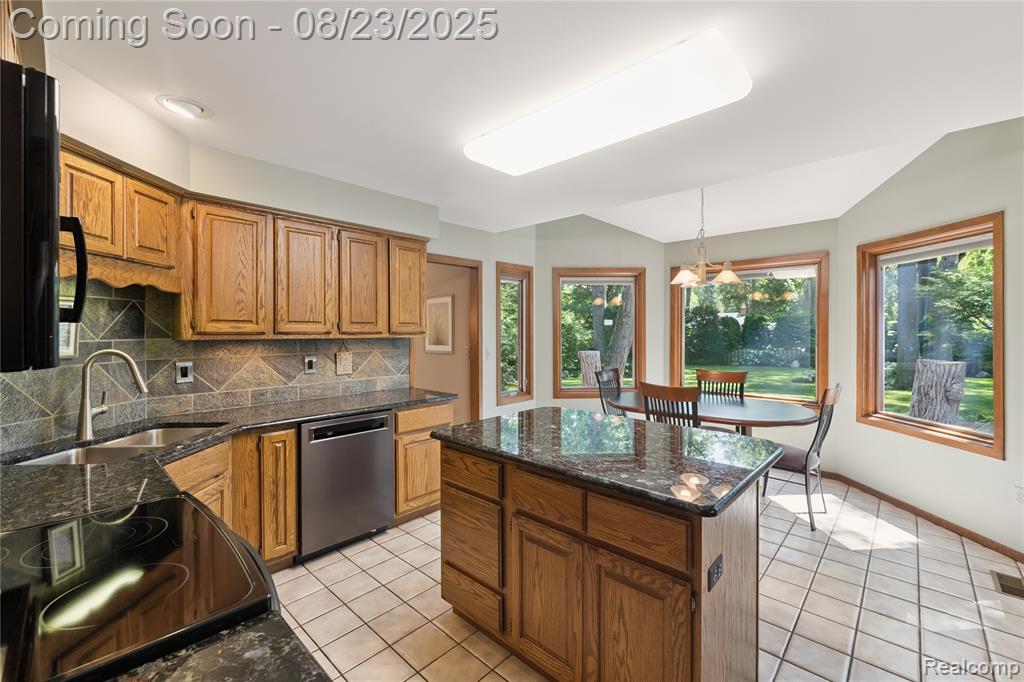55138 Lordona Lane, Shelby Twp, MI 48315 — Photo 9