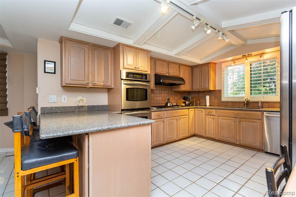 5423 HAUSER Way, West Bloomfield, MI 48323 — Photo 18