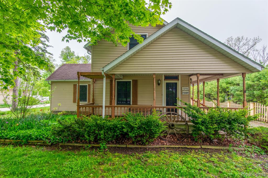 7298 LESTER Street, Lexington, MI 48450 — Photo 2