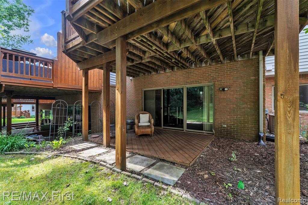 6547 Scenic Pines Court, Clarkston, MI — Photo 38