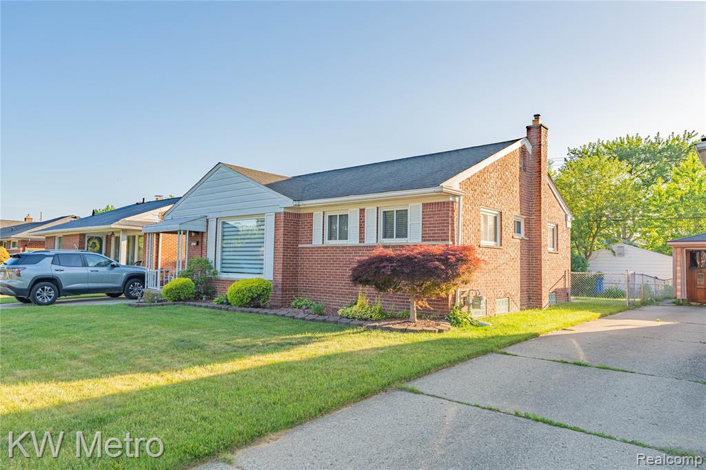 8487 Salem Lane, Dearborn Heights, MI 48127 — Photo 2