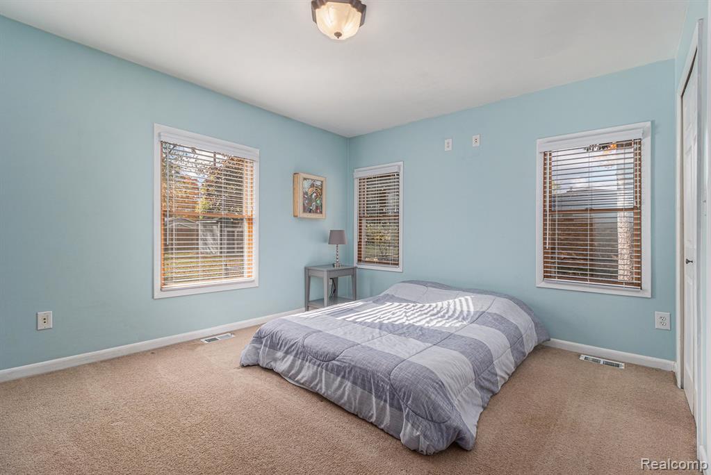 6391 Rowley Boulevard, Waterford, MI 48329 — Photo 10