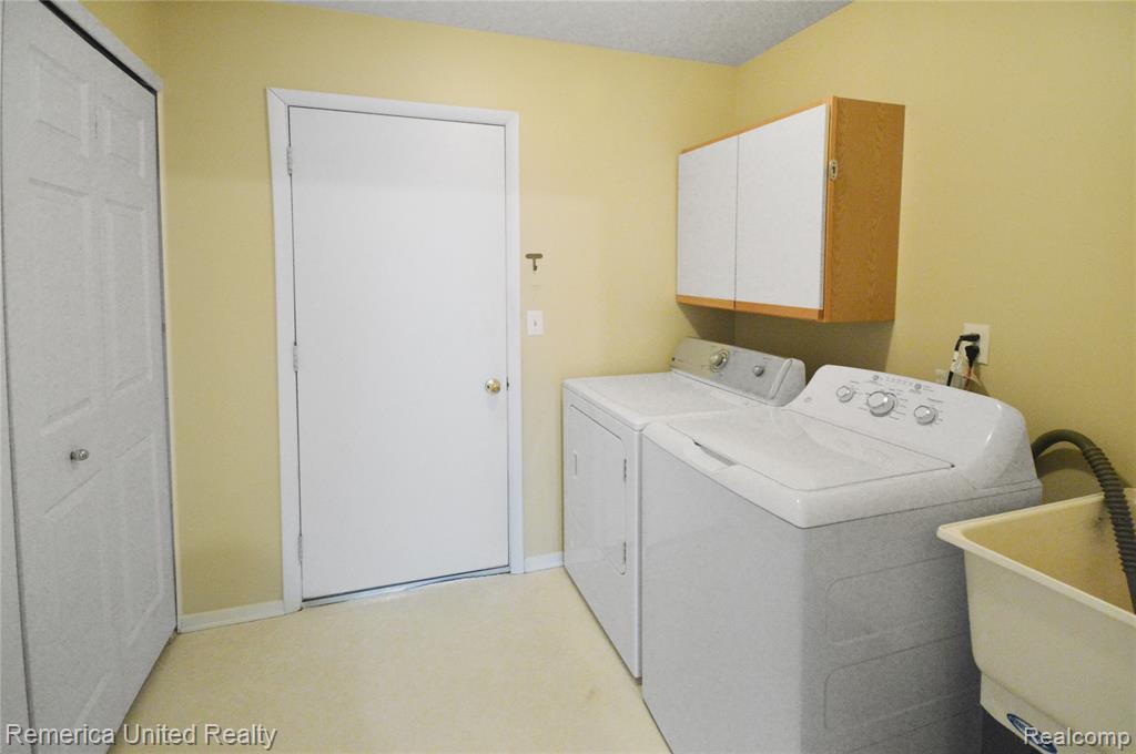 263 Whispering Hill, Commerce Twp, MI 48390 — Photo 11
