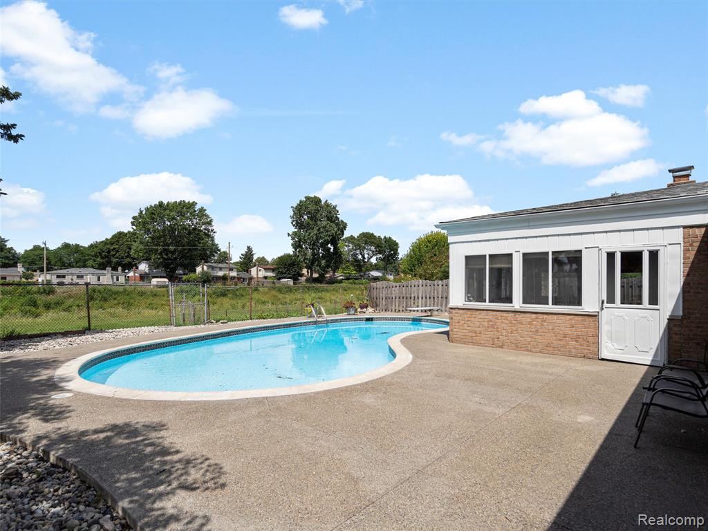 4971 Chadbourne Drive, Sterling Heights, MI 48310 — Photo 13