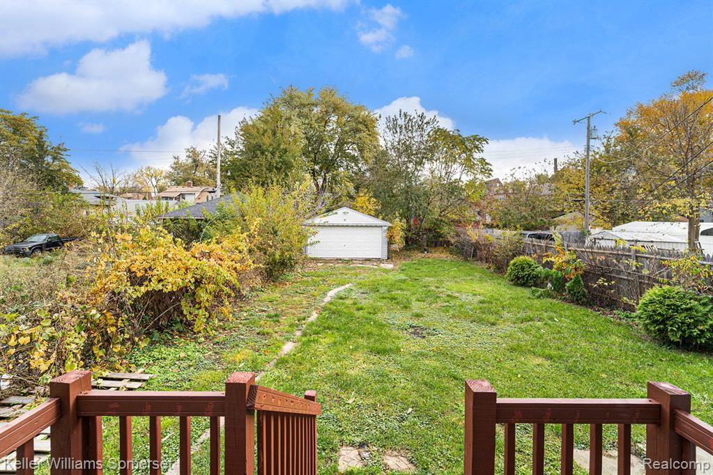 568 CHALMERS Street, Detroit, MI 48215 — Photo 13