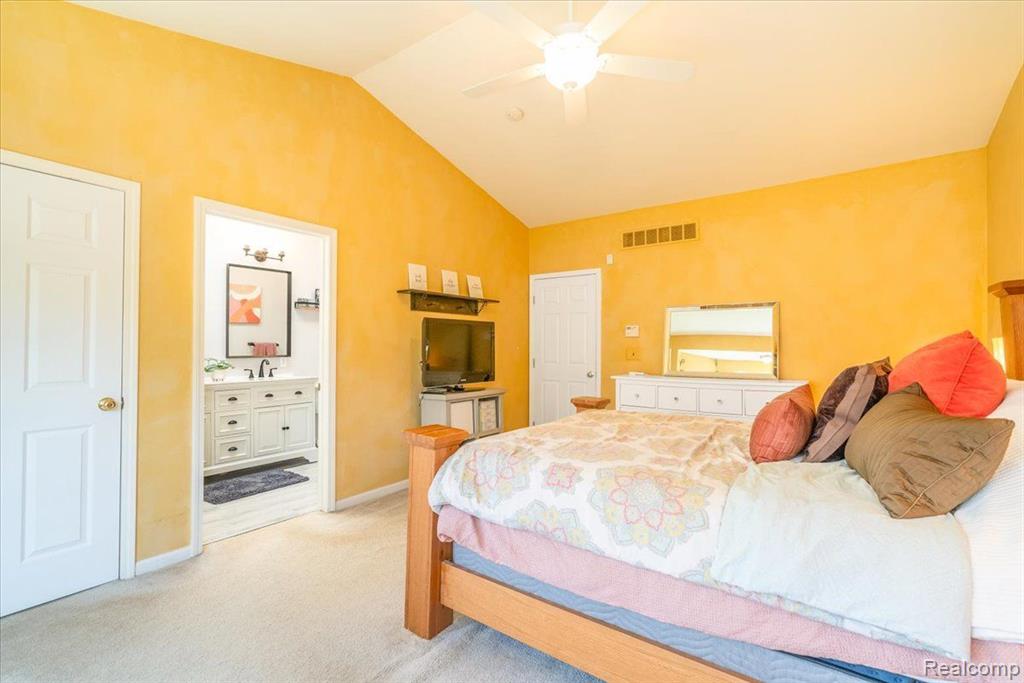 47037 MARINA Drive, Belleville, MI 48111 — Photo 24