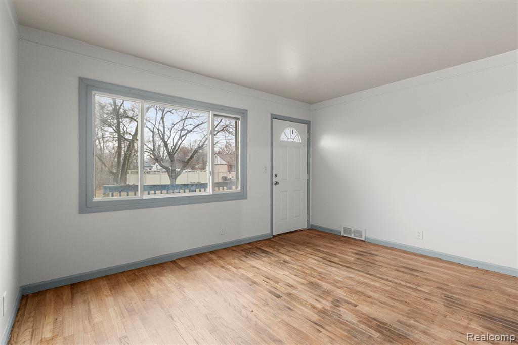 16186 Fenton Street, Detroit, MI 48219 — Photo 6