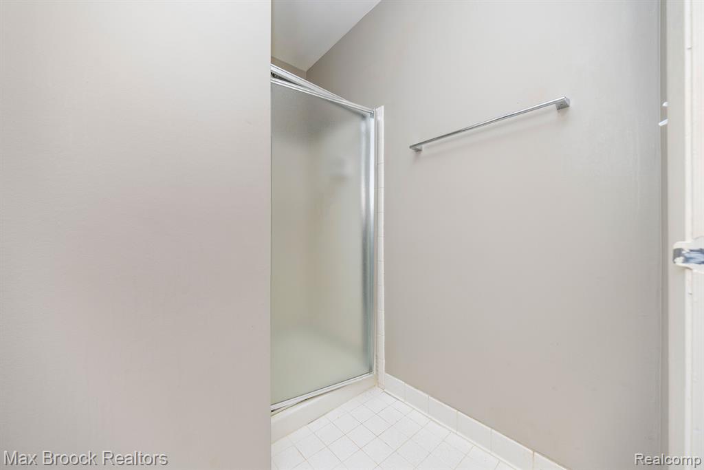 25260 GREENBROOKE #14 Drive, Southfield, MI 48033 — Photo 25