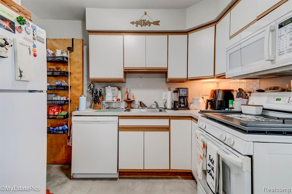 400 PARKVIEW Drive, Plymouth, MI 48170 — Photo 9