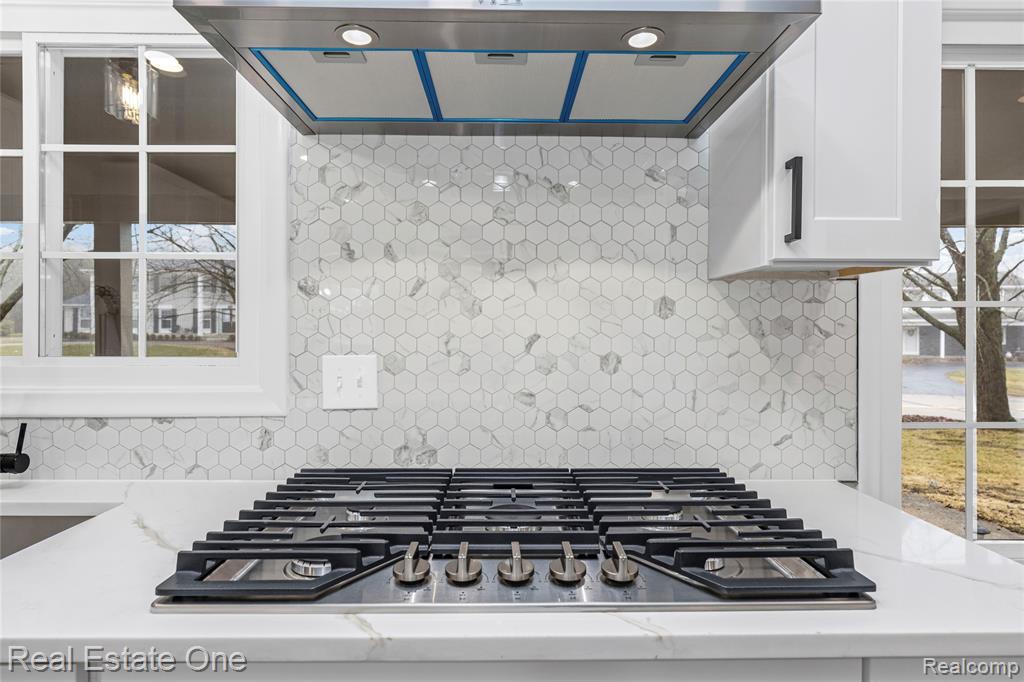 32363 Olde Franklin Drive, Farmington, MI, 48334