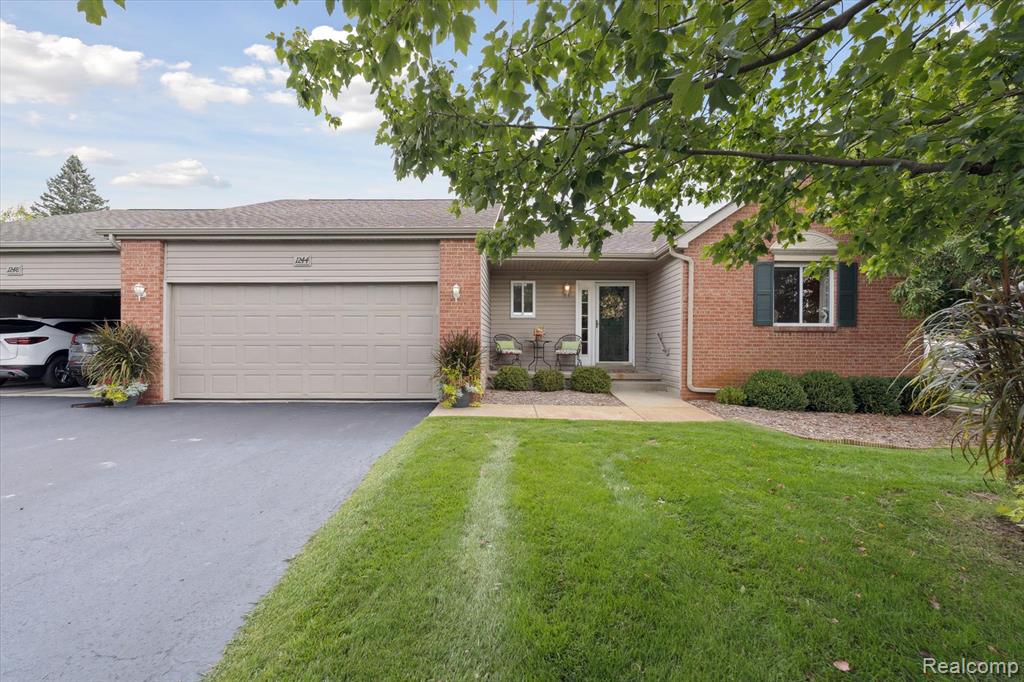 1244 Crystal Pointe Circle, Fenton, MI 48430 — Photo 3