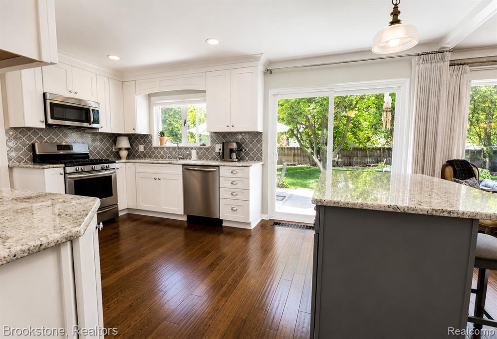 20323 N Riverhill Drive, Clinton Twp, MI 48036 — Photo 10