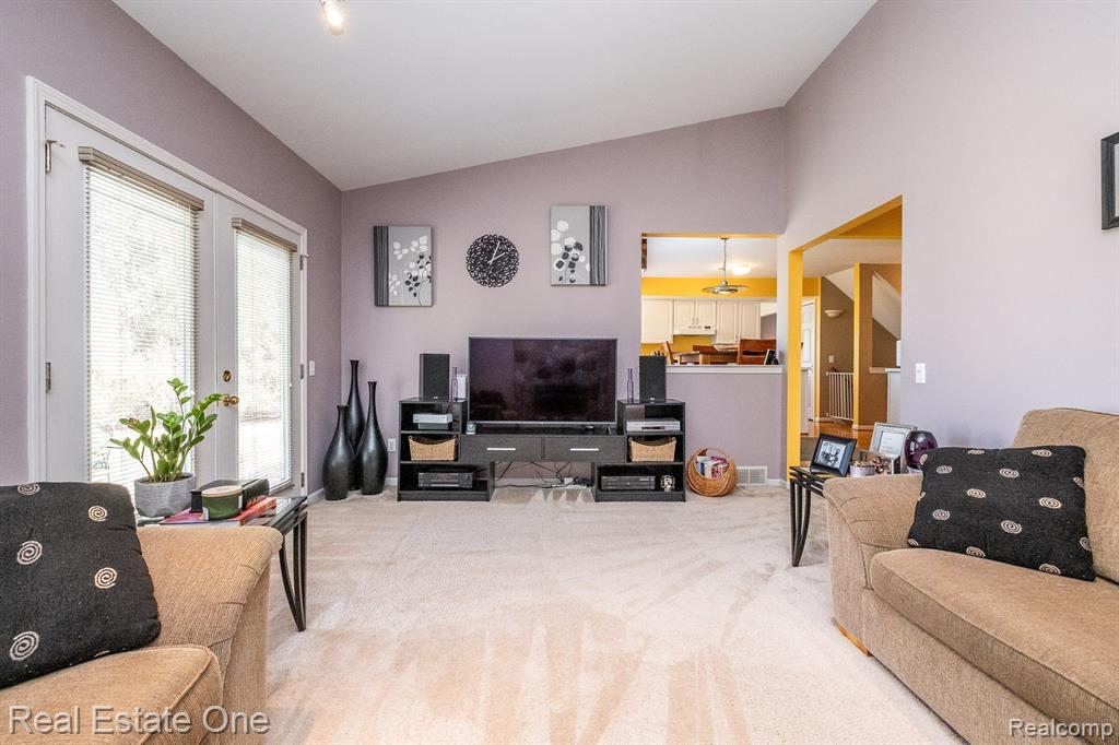 7265 WILLOW OAK Drive, West Bloomfield, MI 48324 — Photo 19