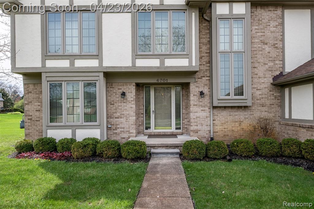 6701 Sun Valley Drive, Clarkston, MI 48348 — Photo 2
