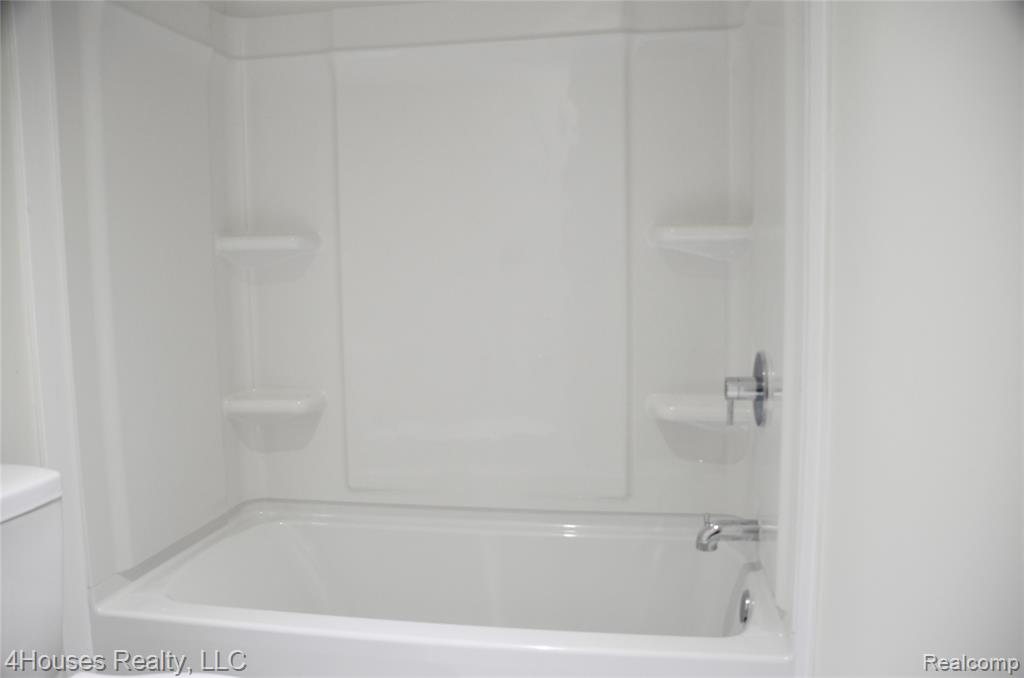 737 E Fox Hills Drive, 180, Bloomfield Hills, MI 48304 — Photo 18